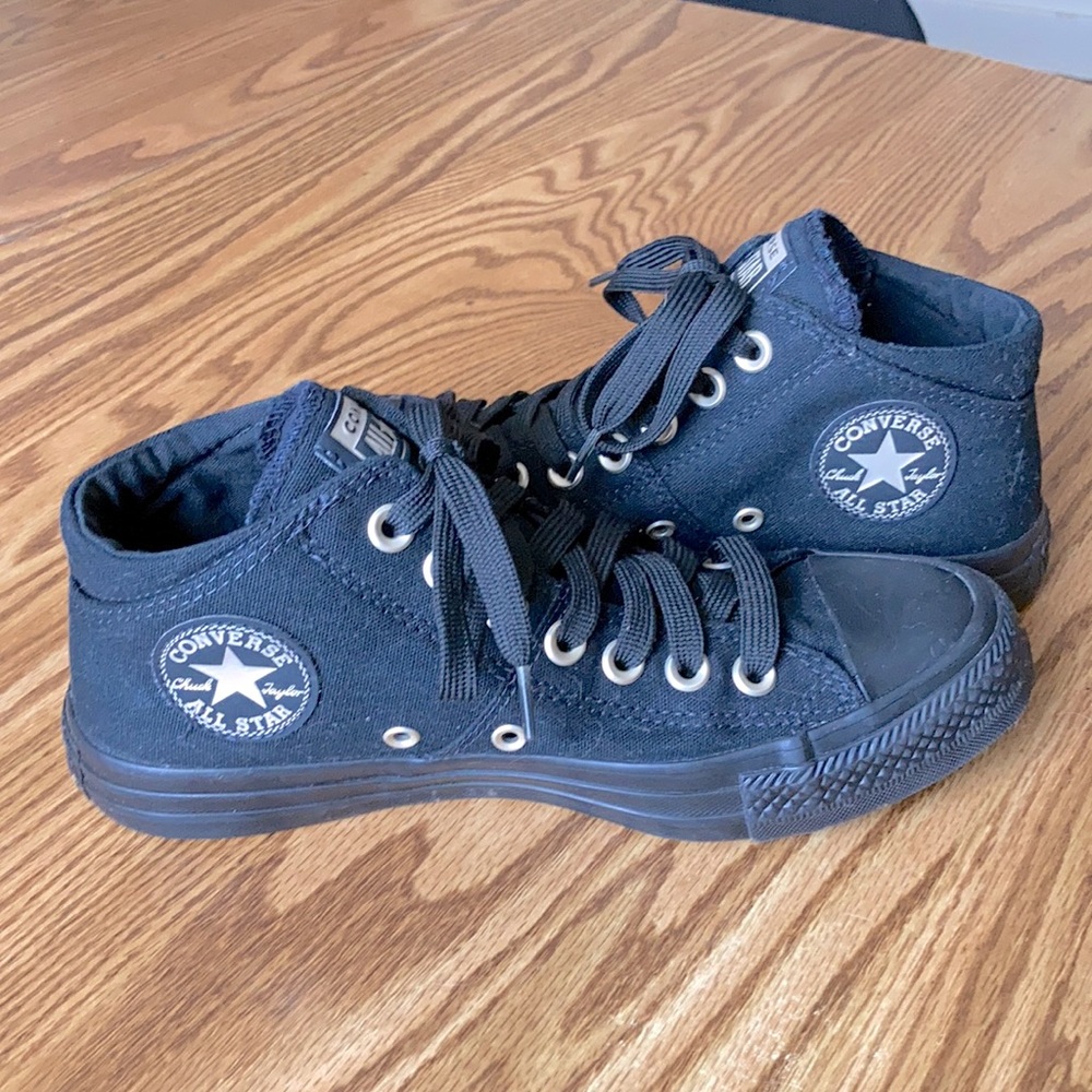 Women’s all star converse